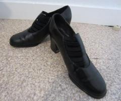 Chaussures noires à talons T 37