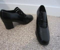 Chaussures noires à talons T 37