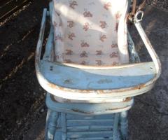 ancienne chaise de bebe