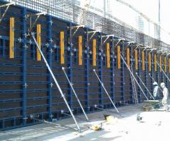 Coffrage banche acier 368m², hauteur 3m