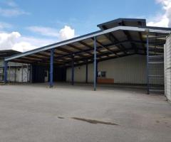 6880 BERTRIX: surface commerciale de 2500m², proche centre.