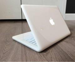 Macbook Unibody whtite 13 pouces Led 2010 très bon état