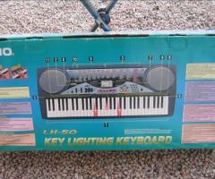 Synthétiseur casio LK 50