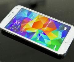 Nouv. Samsung Galaxy S5 16Go Blanc/Noir Promotion