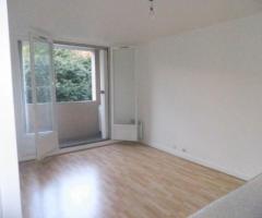 Paris 18e, Studio 25 m2 avec parking, 770€ + 70€ charge