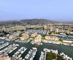 Loue places de port à Cannes Marina