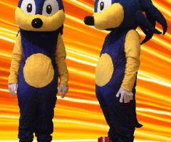 Mascotte fête enfant surprise MARIO MINION et location costume