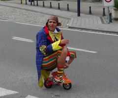 Anniversaire clown, spectacles écoles,mime,artistes de rue,statue vivante,échassiers