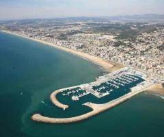 terrain urbain. 40 km au sud de Barcelone