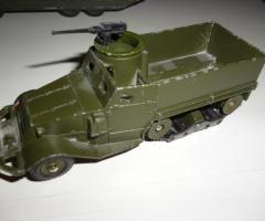 Vehicules Militaires DINKY TOYS 1/43eme