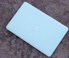 Apple's MacBook Pros CoreDuo 2Ghz - 3