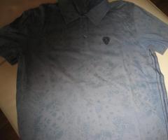 Tee-Shirt Guess avec bouton