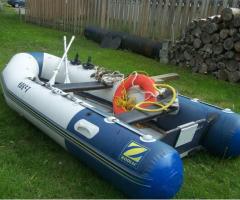 Zodiac à vendre 12 pieds en bon état