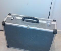 valise en aluminium 47 cm x 33 cm
