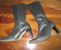 Bottes noires en cuir T 37