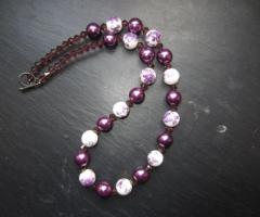 Collier violet en céramique