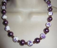 Collier violet en céramique