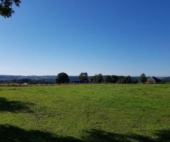 5555 MONCEAU (Bièvre) : terrains à bâtir, superbe vue, au calme.