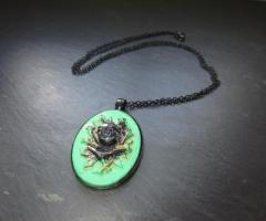 Collier avec camée vert