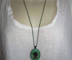 Collier avec camée vert