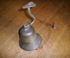 belle petite  sonnette ancienne